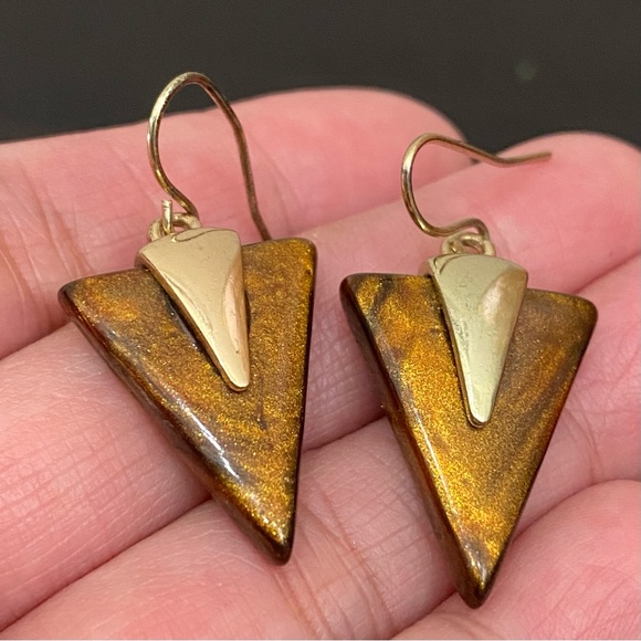 Vintage Brown Shimmer Resin Inverted Triangle Drop Earrings - Picture 3 of 12